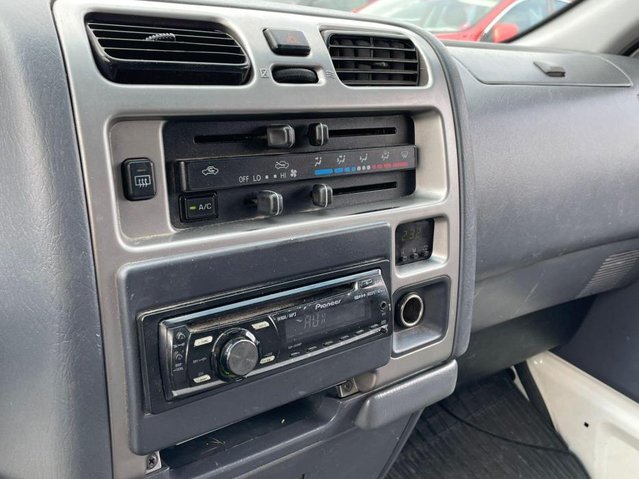 TOYOTA Hiace 2008