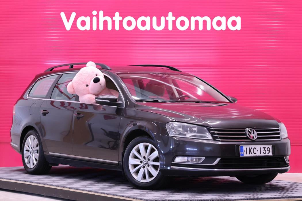 VOLKSWAGEN Passat 2011