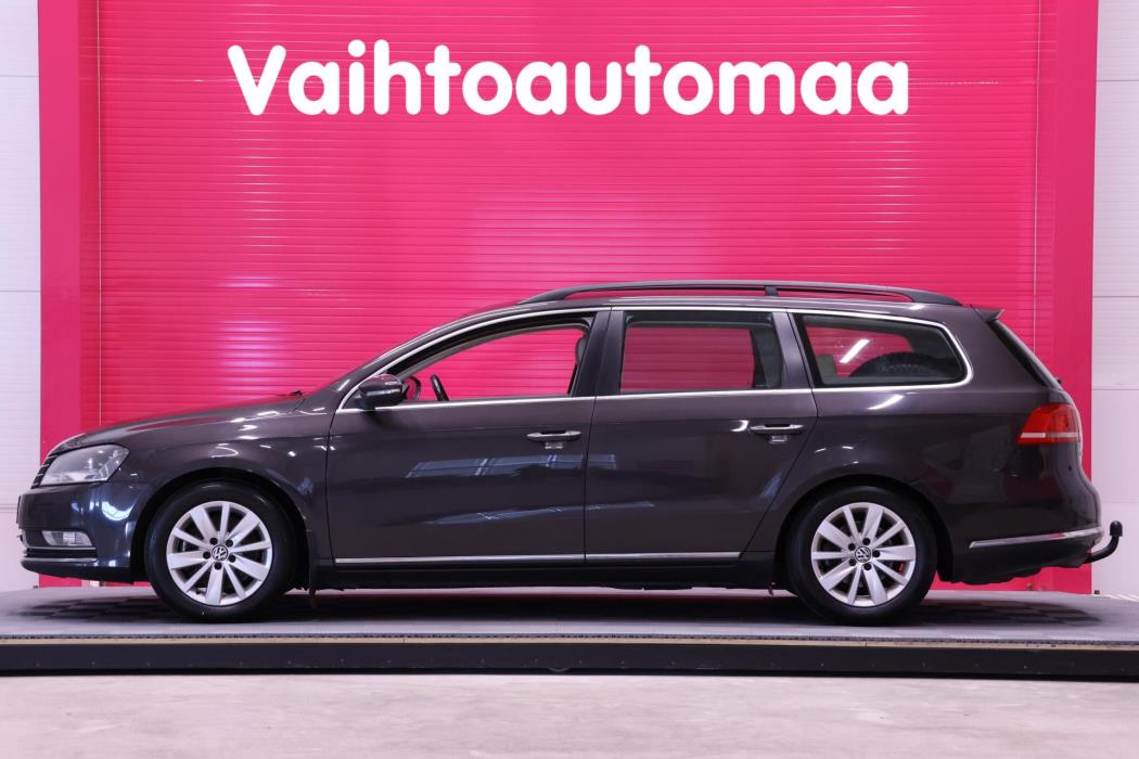 VOLKSWAGEN Passat 2011