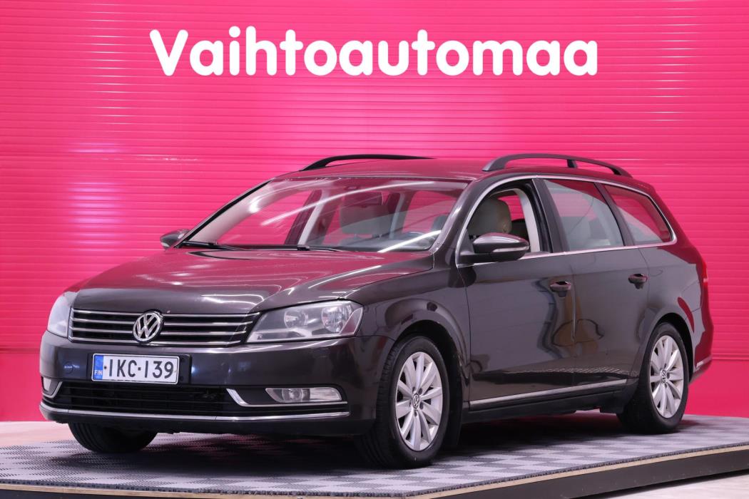 VOLKSWAGEN Passat 2011