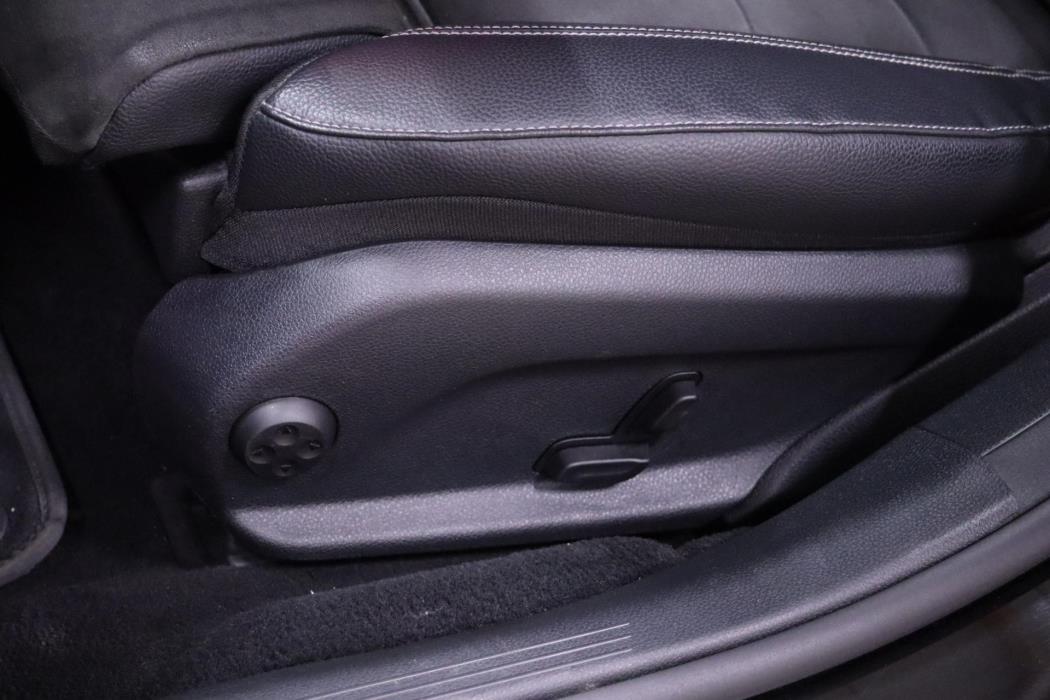 MERCEDES-BENZ E 2020