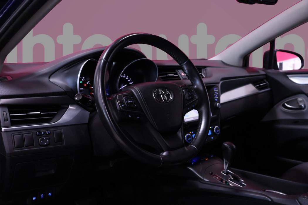 TOYOTA Avensis 2016