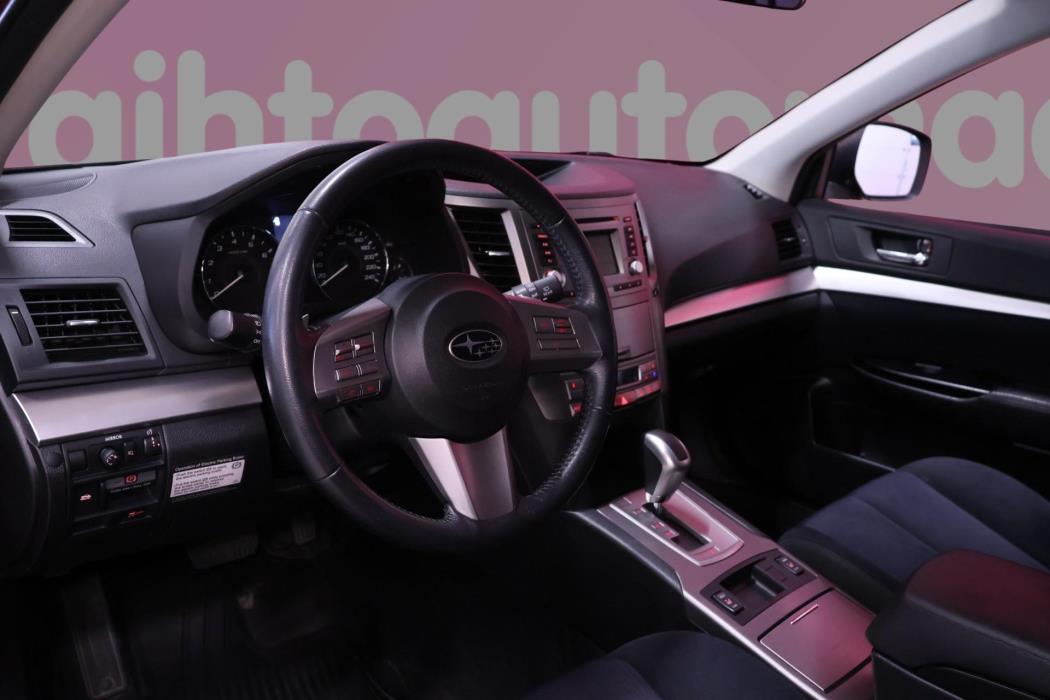 SUBARU Outback 2012