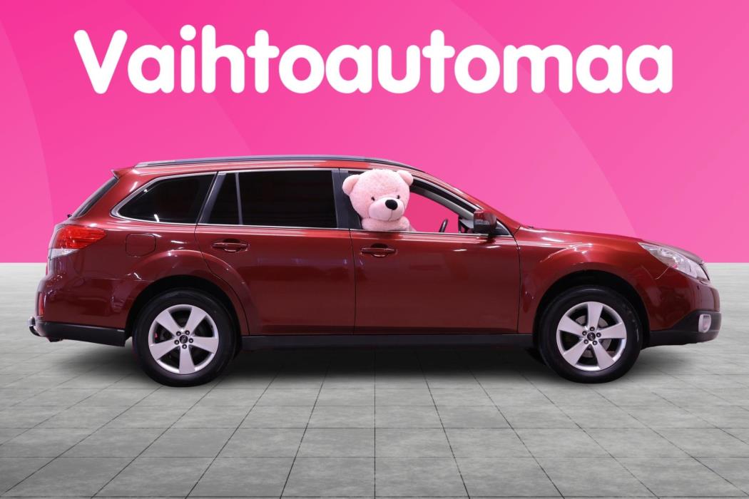 SUBARU Outback 2012