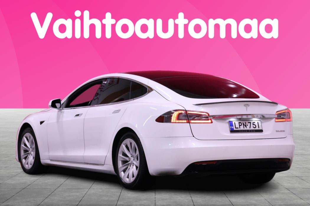 TESLA Model S 2021