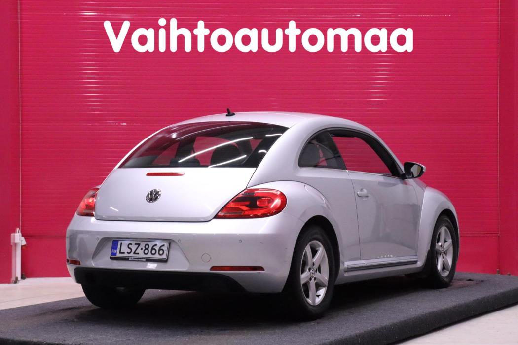 VOLKSWAGEN Beetle 2013