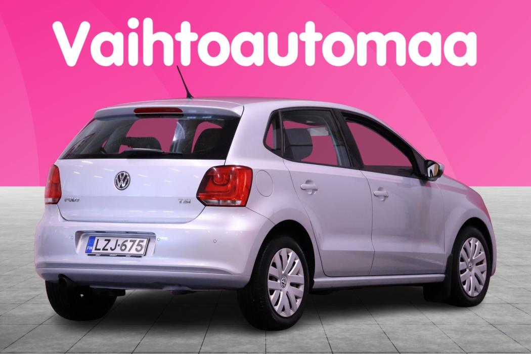 VOLKSWAGEN Polo 2011