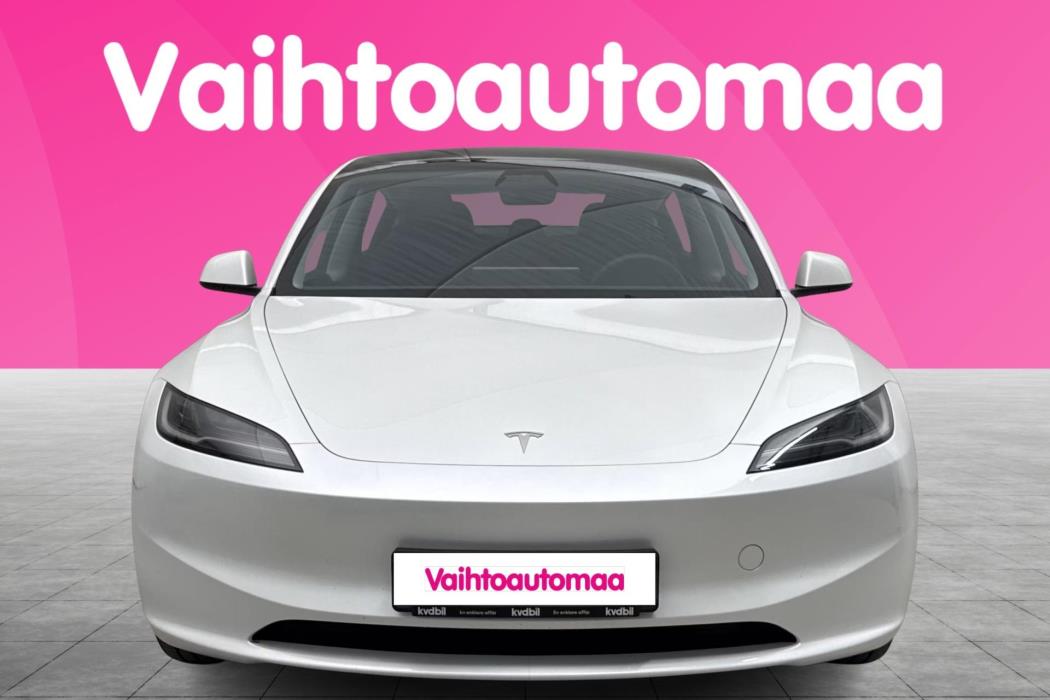 TESLA Model 3 2024