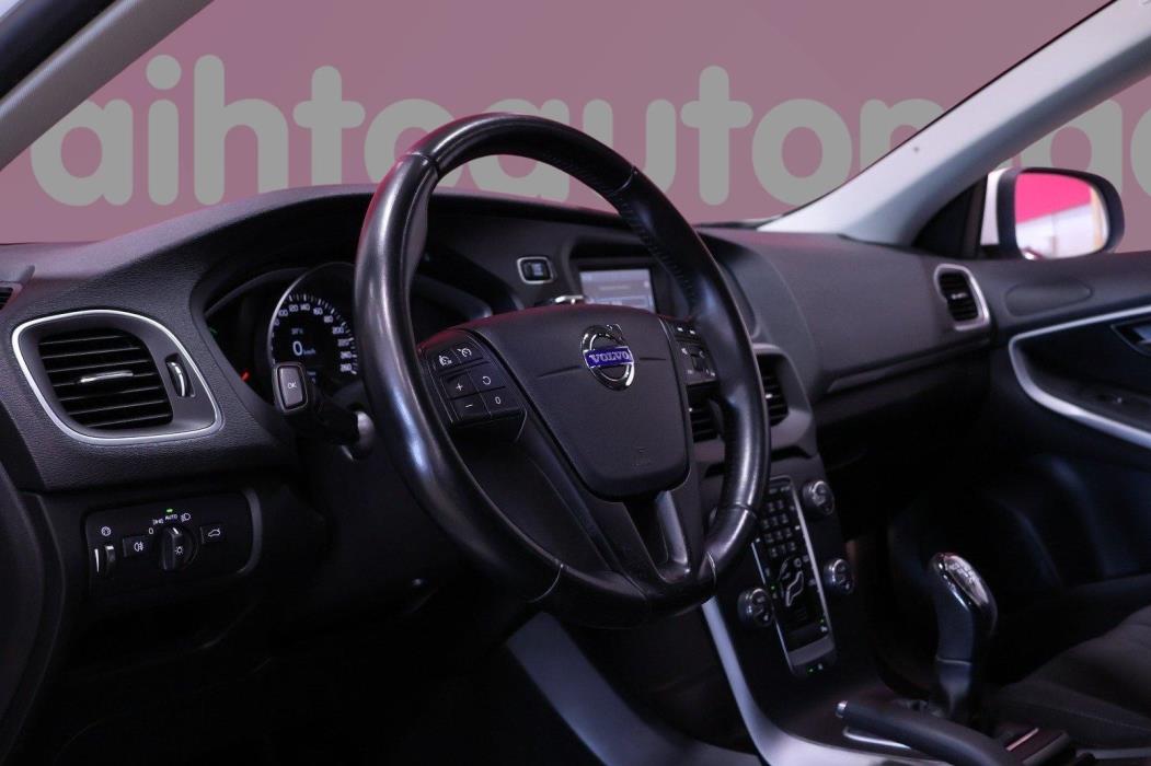 VOLVO V40 2014