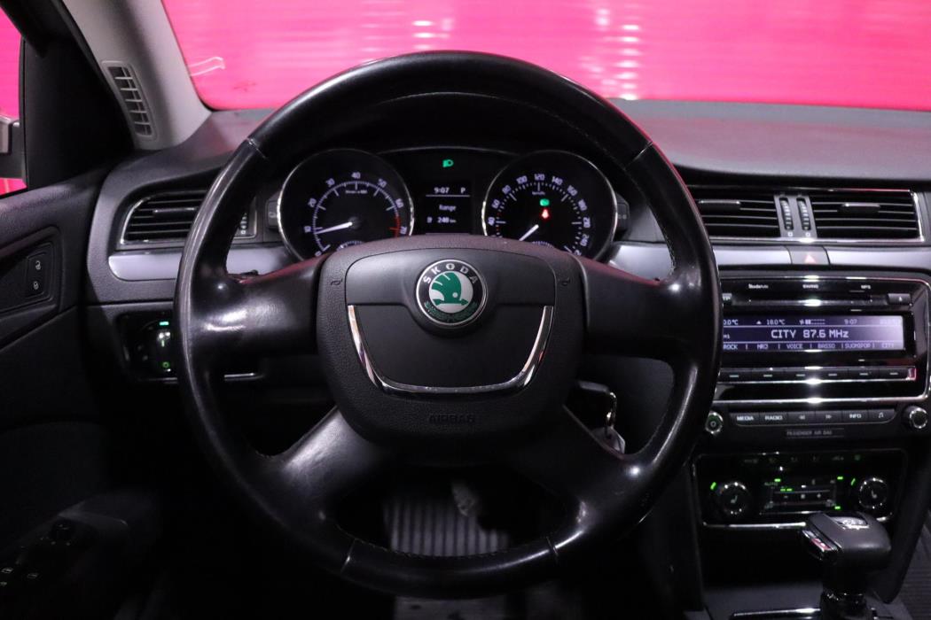 SKODA Superb 2010