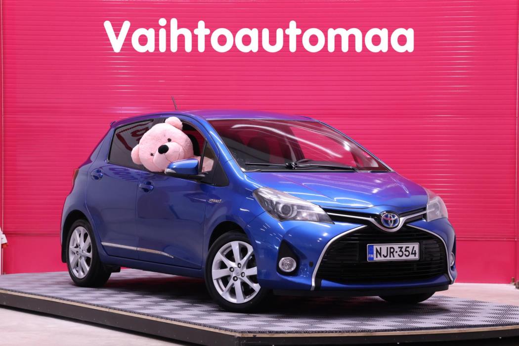 TOYOTA Yaris 2015