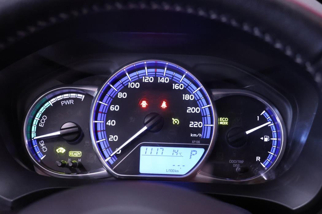 TOYOTA Yaris 2015