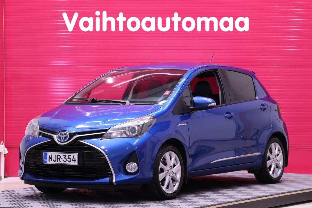 TOYOTA Yaris 2015