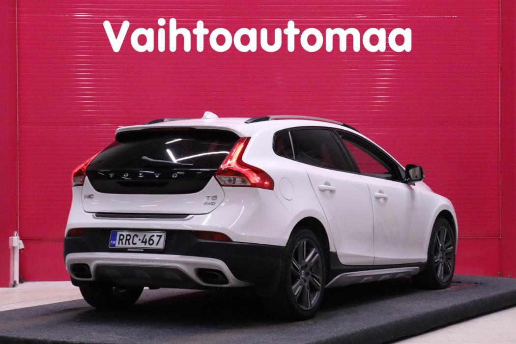 VOLVO V40 Cross Country 2013