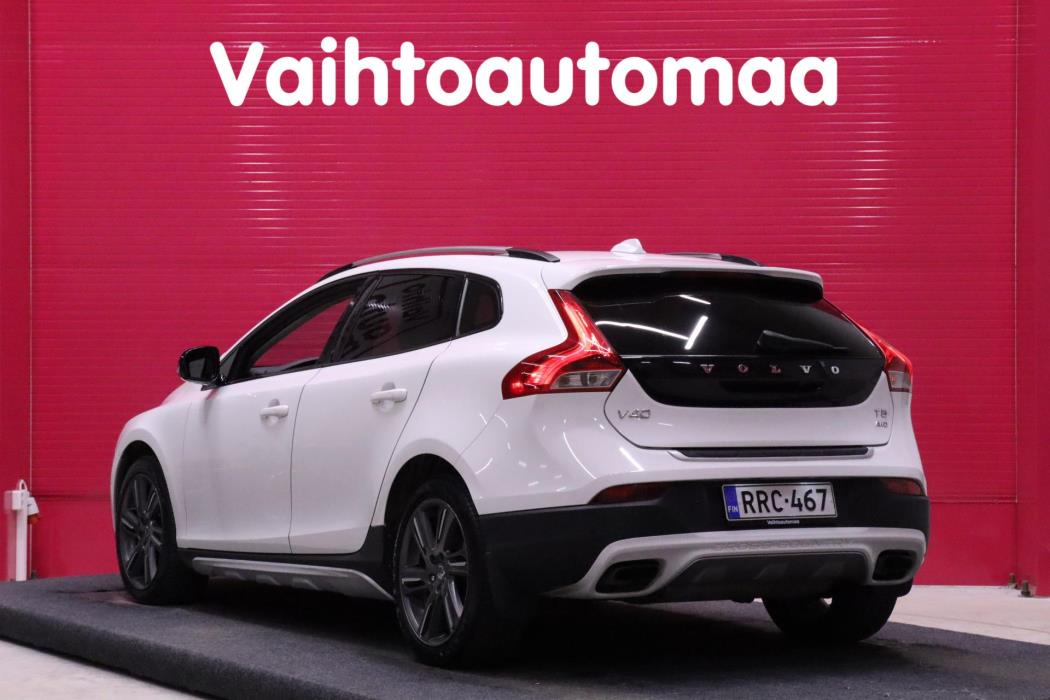 VOLVO V40 Cross Country 2013