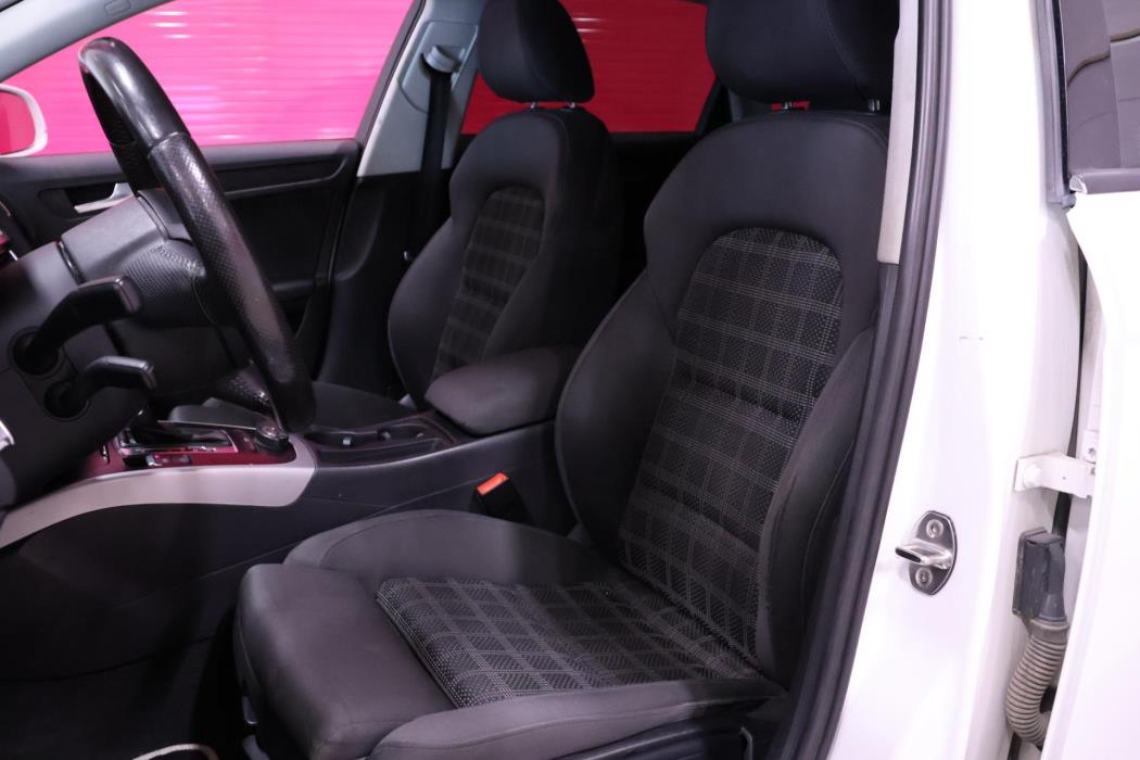 AUDI A4 2011
