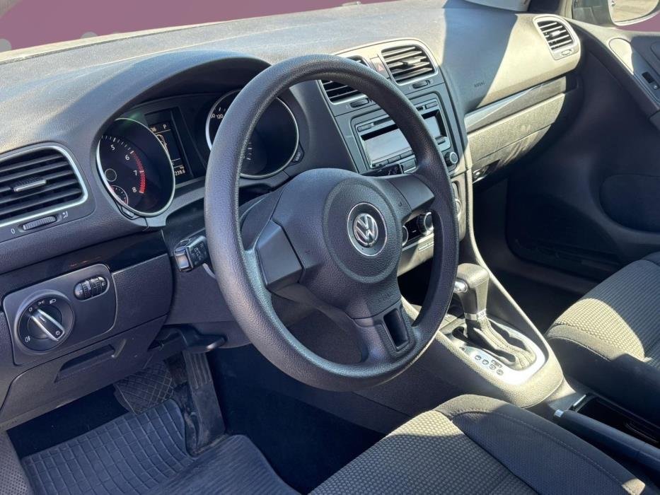 VOLKSWAGEN Golf 2010
