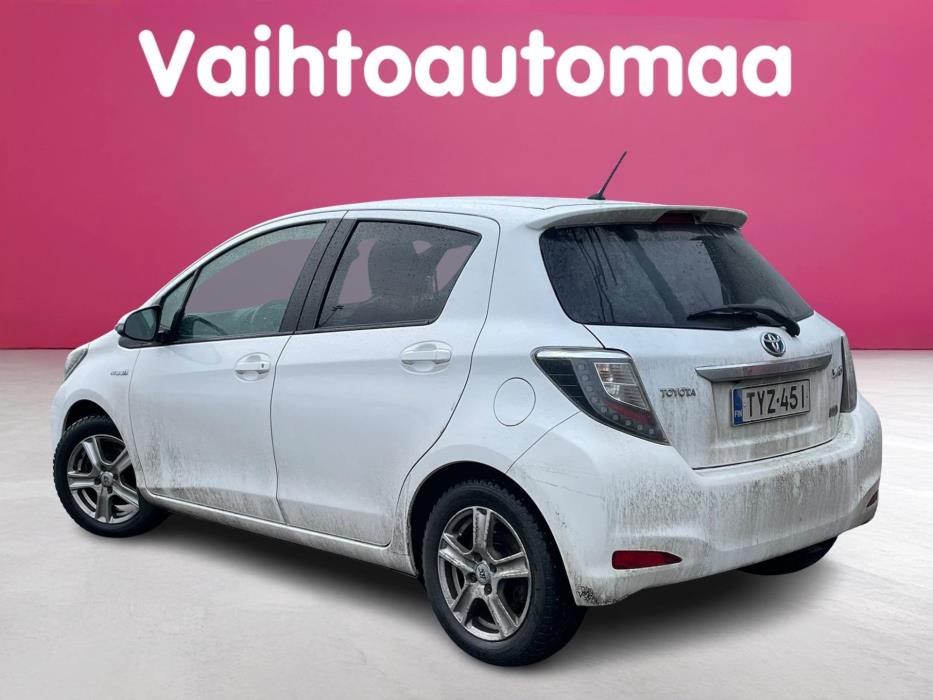 TOYOTA Yaris 2013