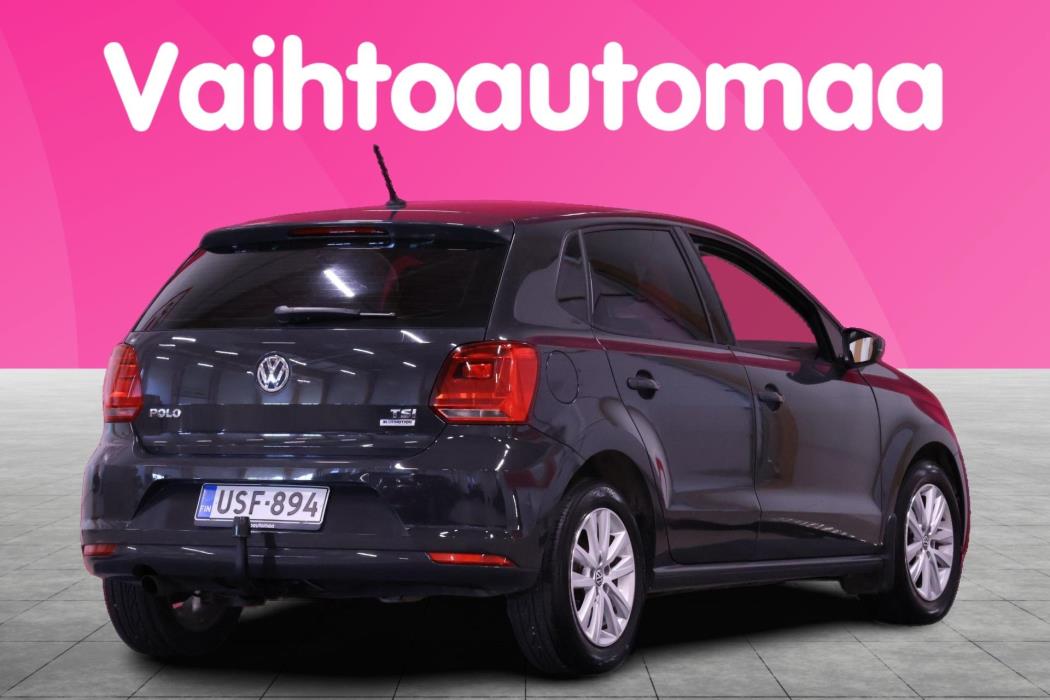 VOLKSWAGEN Polo 2015