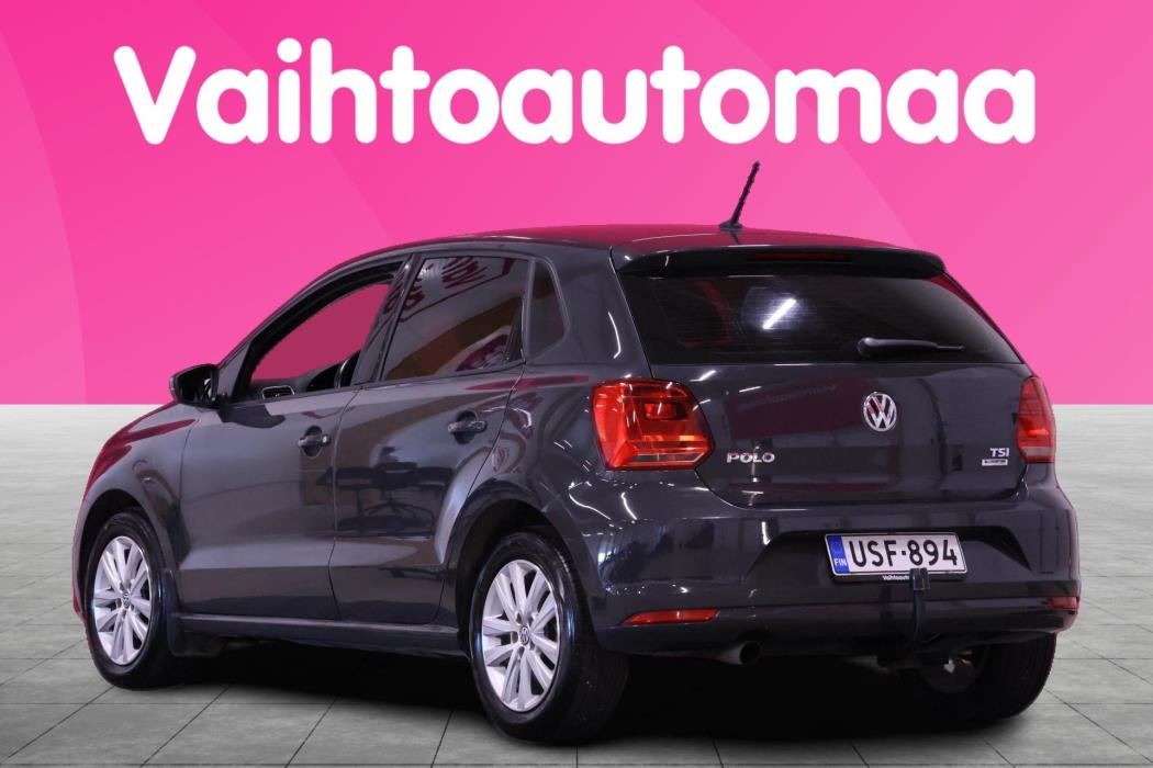 VOLKSWAGEN Polo 2015