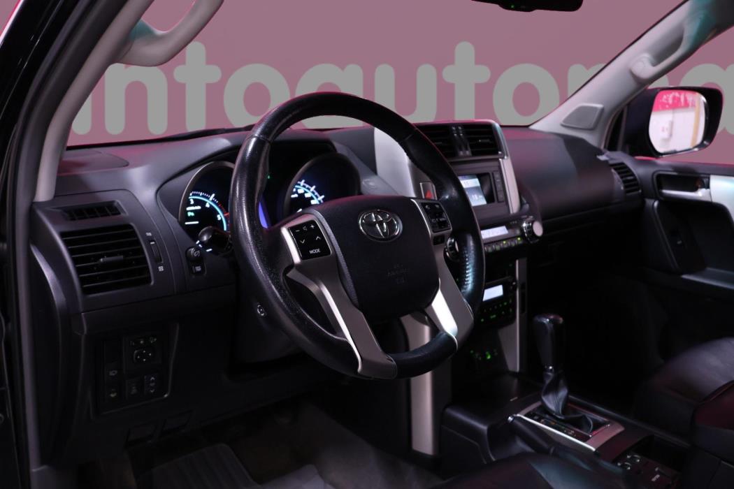 TOYOTA Land Cruiser 2010