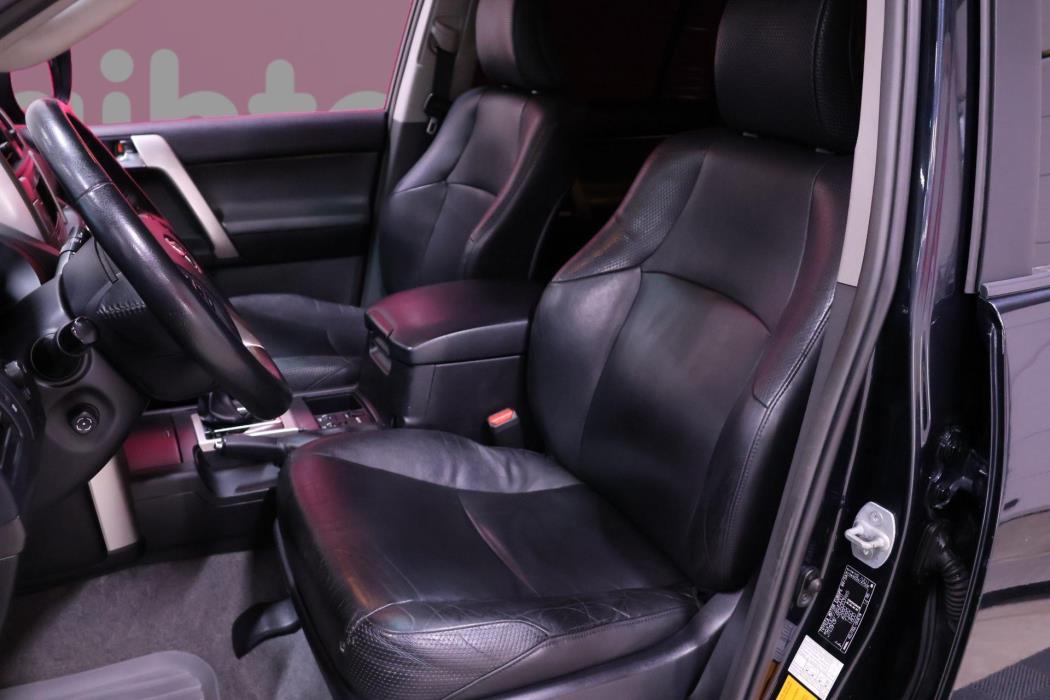 TOYOTA Land Cruiser 2010