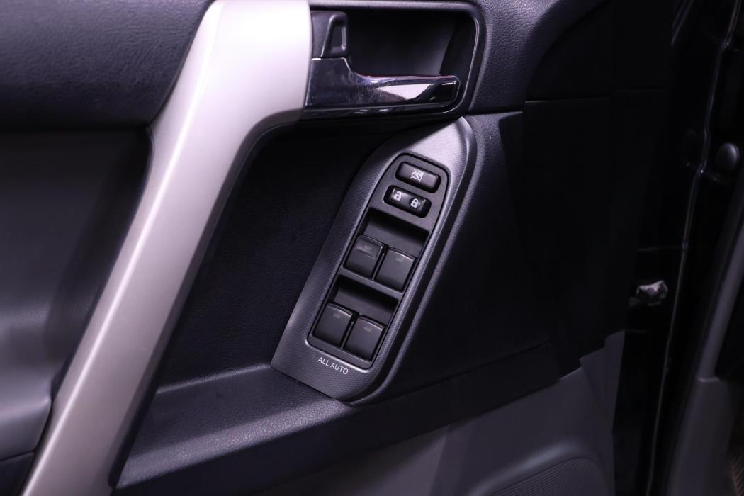 TOYOTA Land Cruiser 2010
