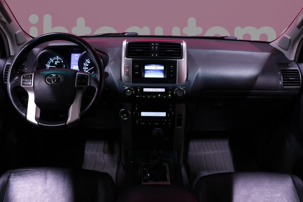 TOYOTA Land Cruiser 2010