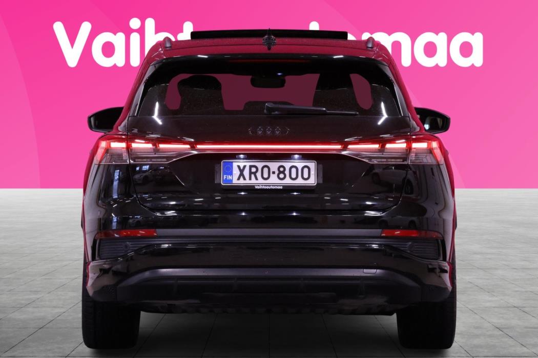 AUDI Q4 e-tron 2022