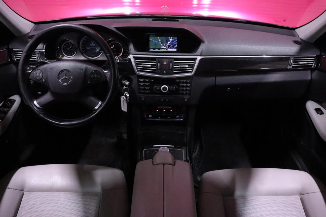 MERCEDES-BENZ E 2009