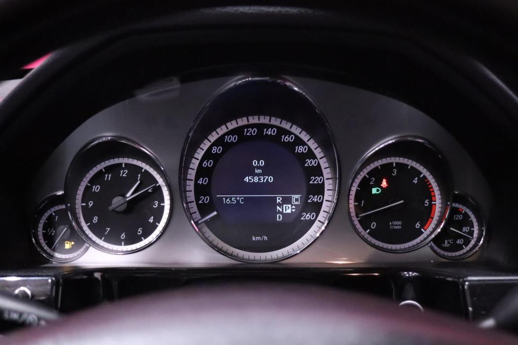 MERCEDES-BENZ E 2009