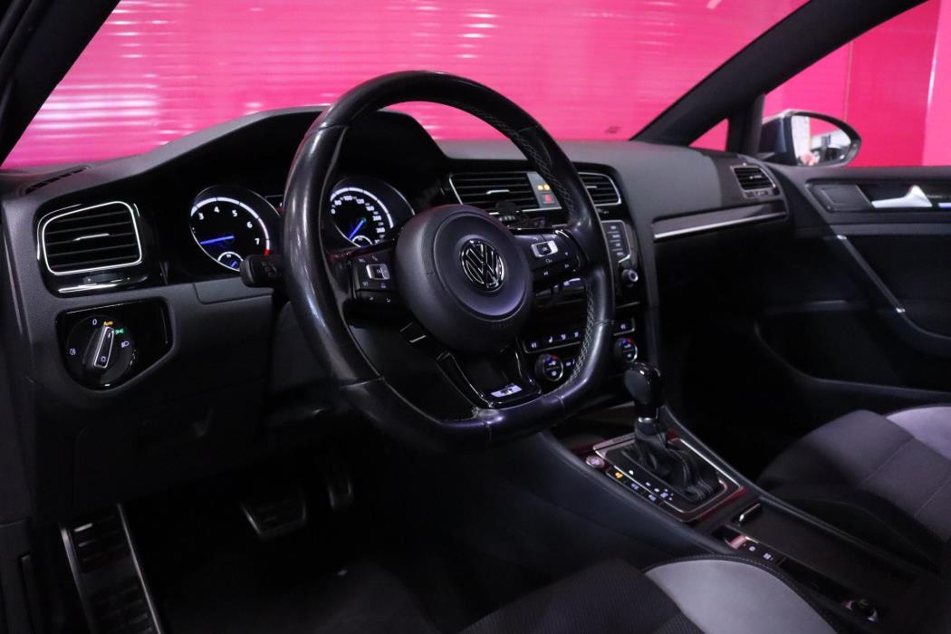 VOLKSWAGEN Golf 2014