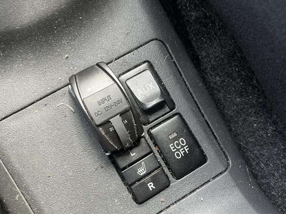 TOYOTA Yaris 2009