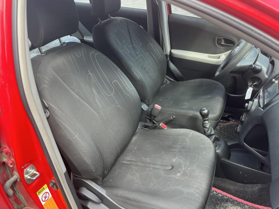 TOYOTA Yaris 2009