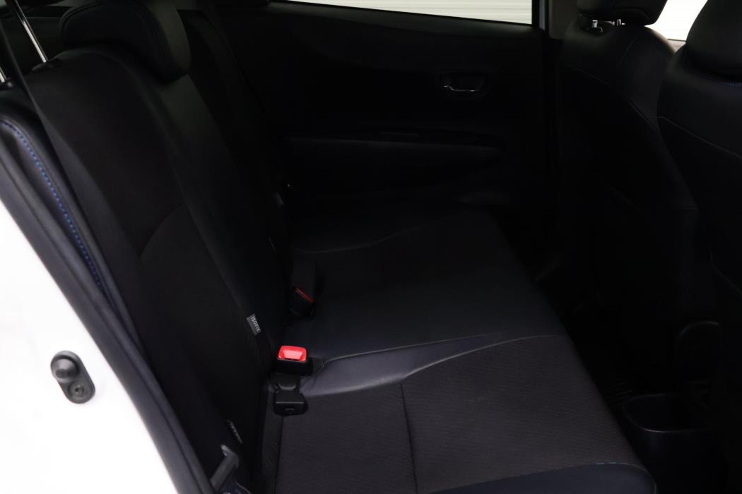 TOYOTA Yaris 2013