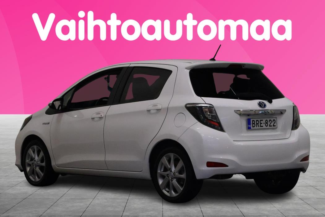 TOYOTA Yaris 2013