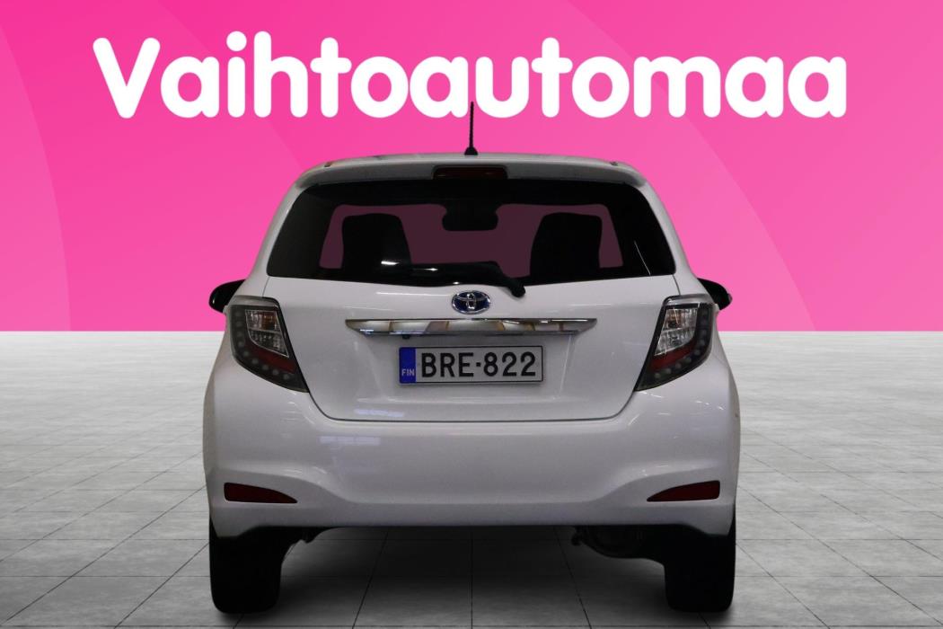 TOYOTA Yaris 2013