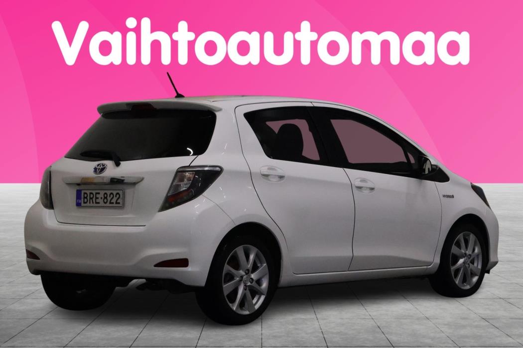TOYOTA Yaris 2013