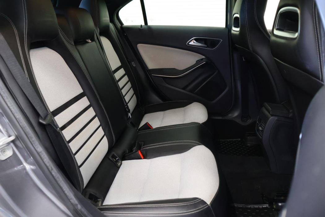 MERCEDES-BENZ A 2014