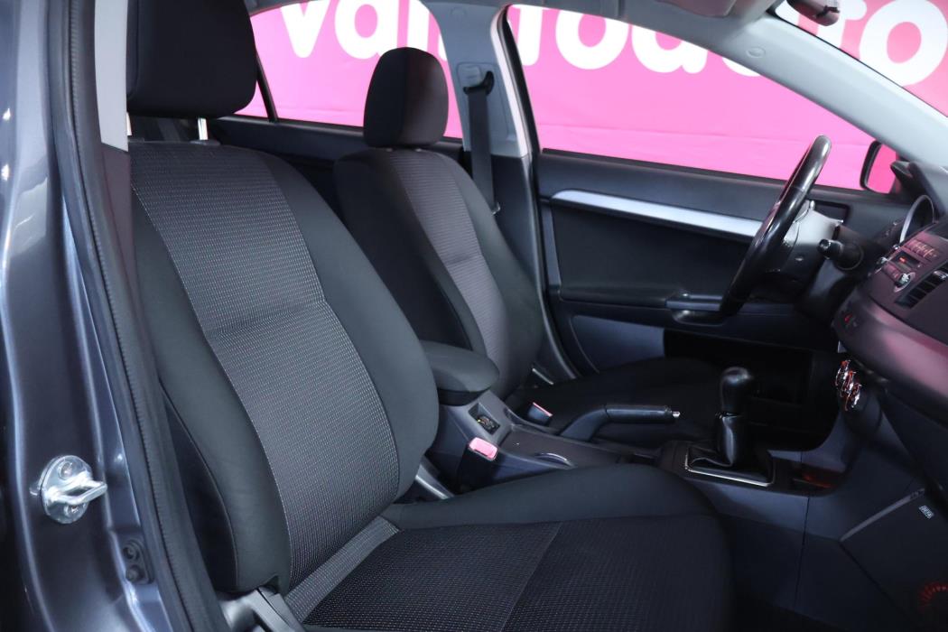 MITSUBISHI Lancer 2011