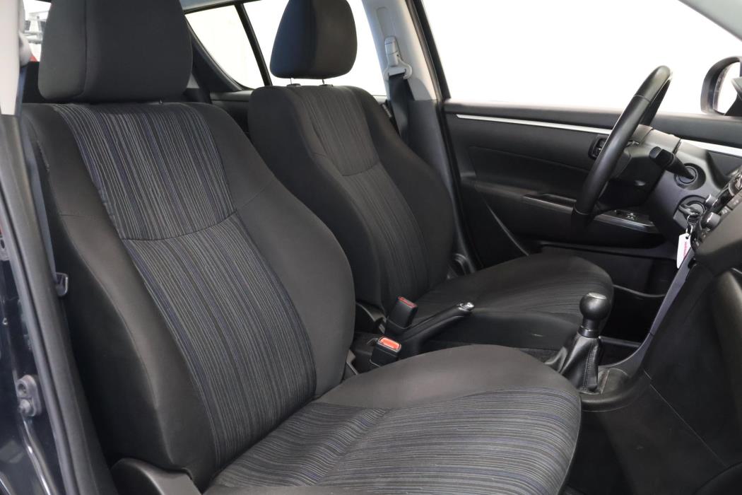 SUZUKI Swift 2013