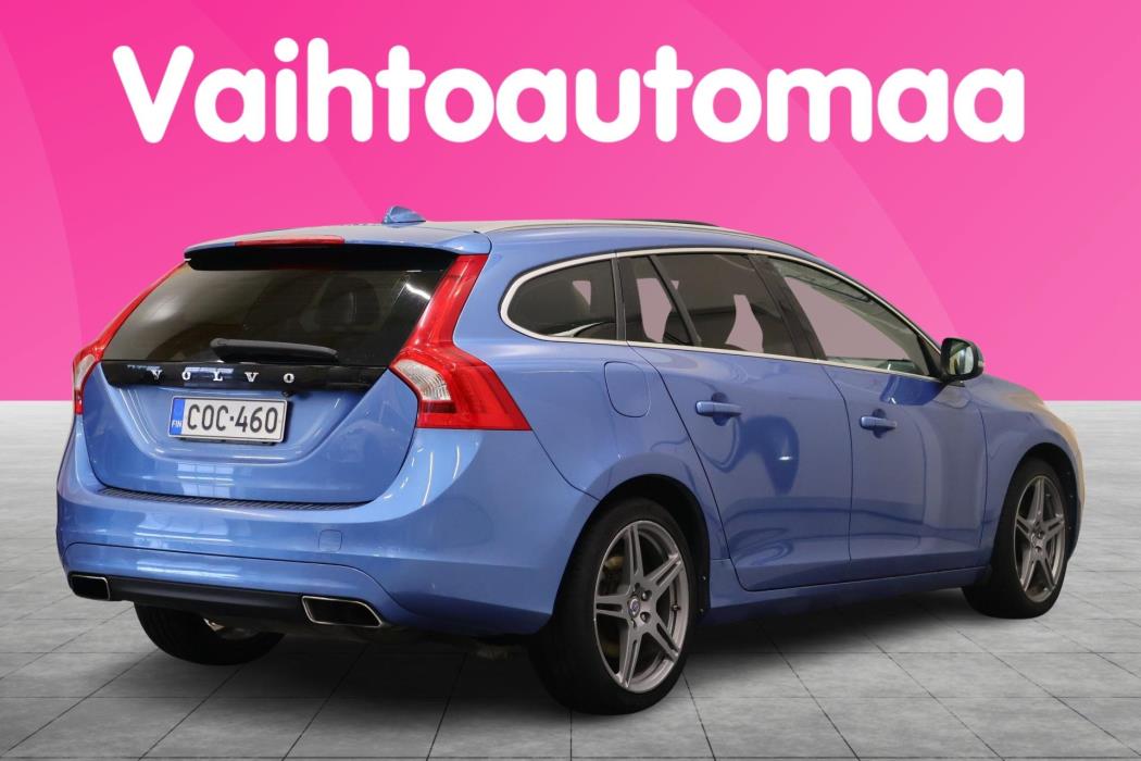 VOLVO V60 2015