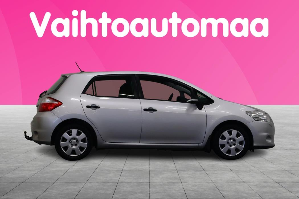 TOYOTA Auris 2011