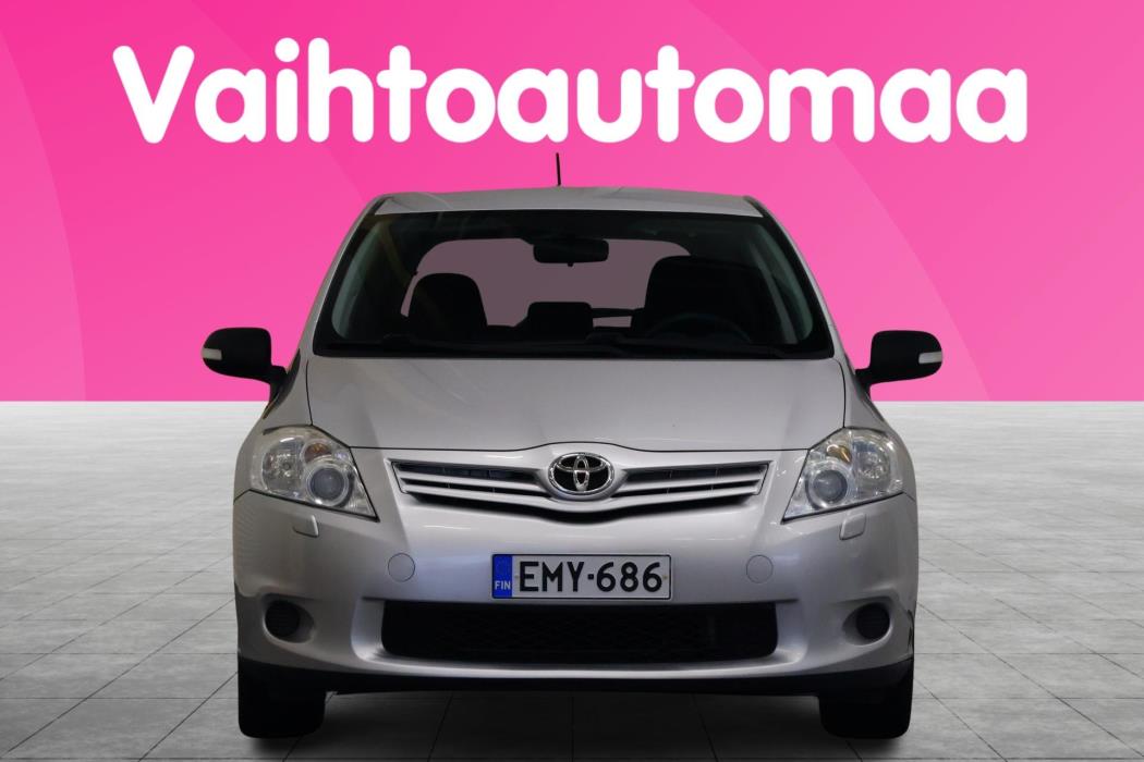 TOYOTA Auris 2011