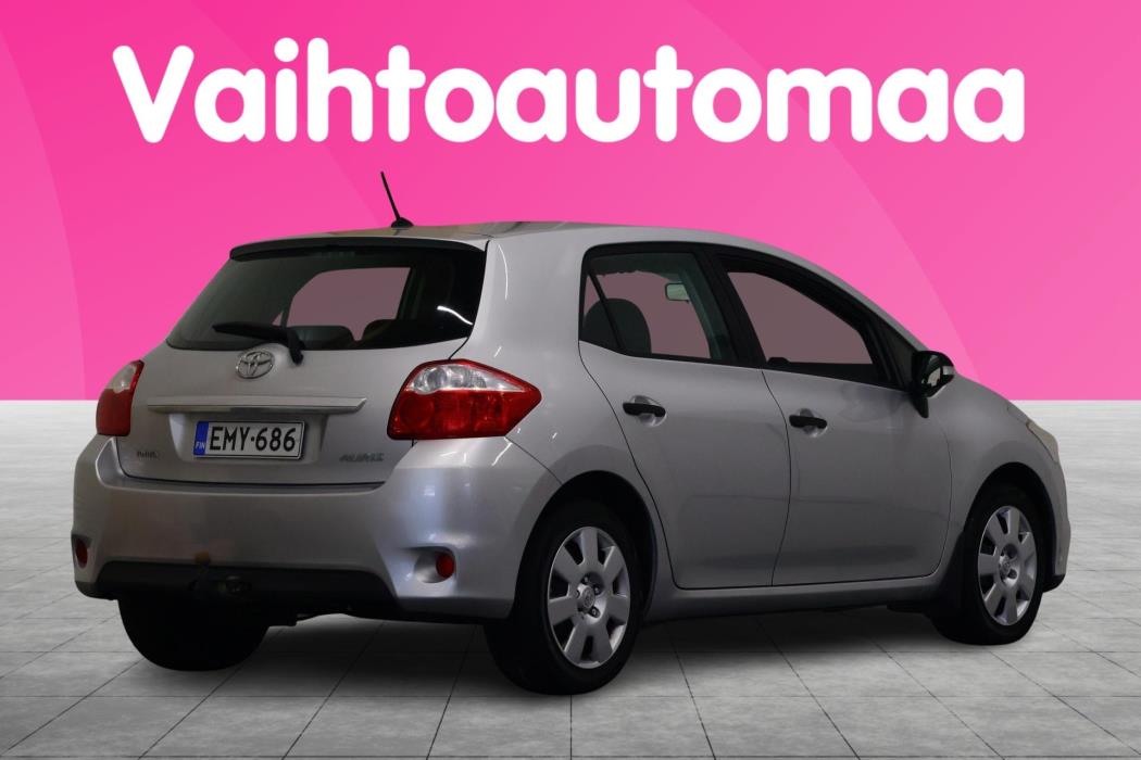 TOYOTA Auris 2011