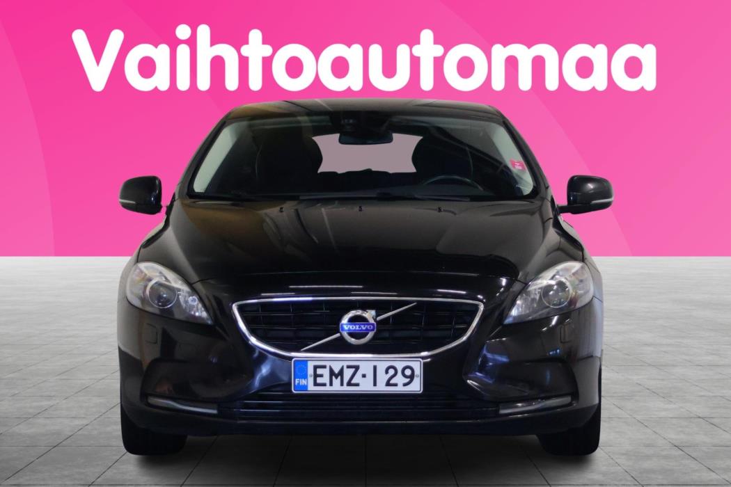 VOLVO V40 2015