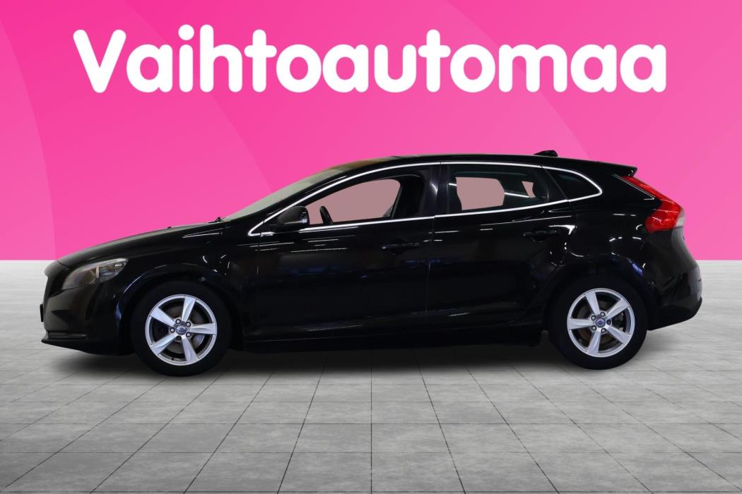 VOLVO V40 2015