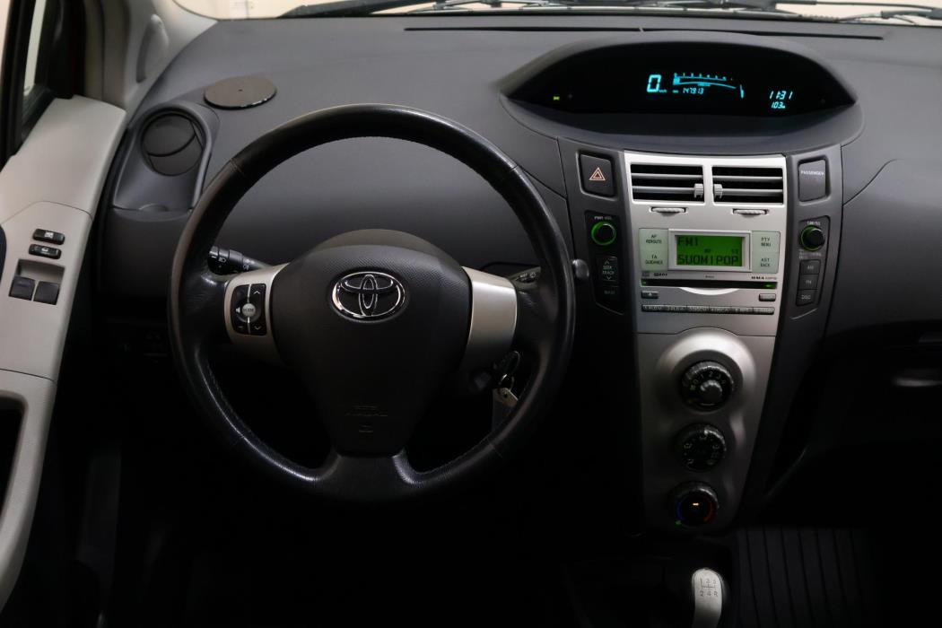 TOYOTA Yaris 2007