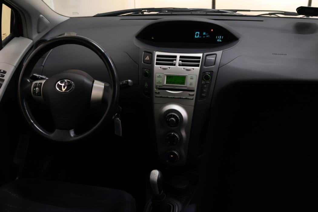 TOYOTA Yaris 2007