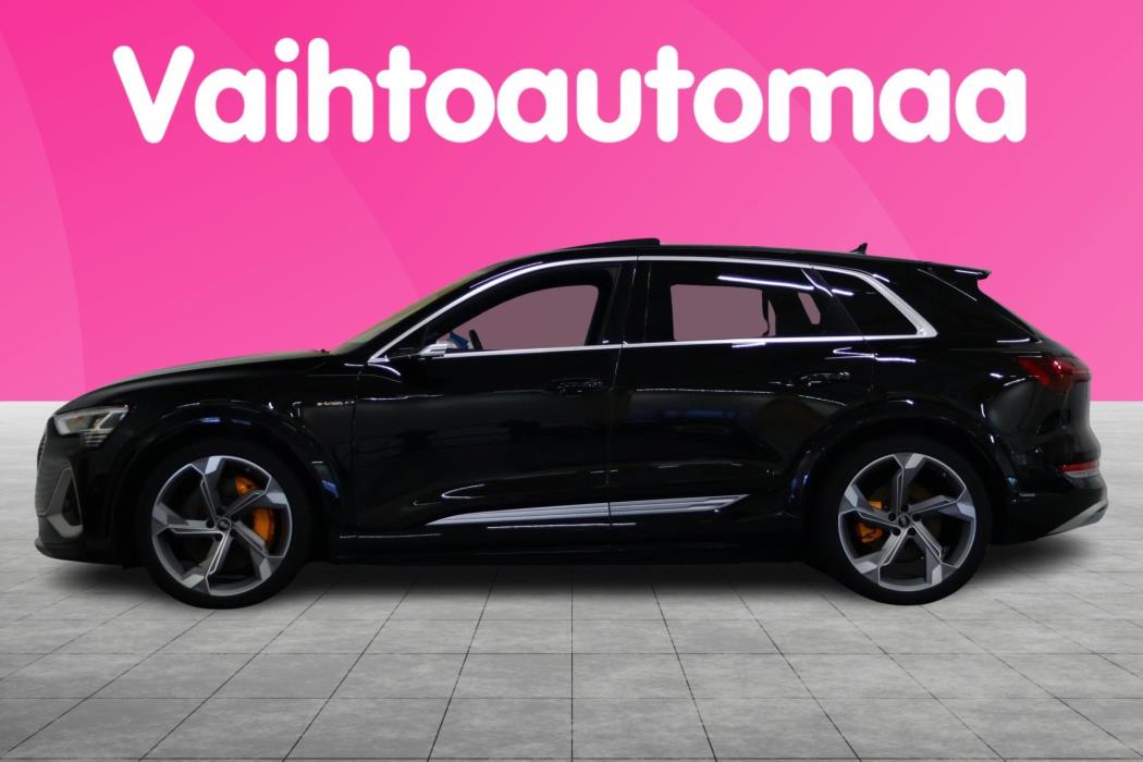 AUDI e-tron 2022